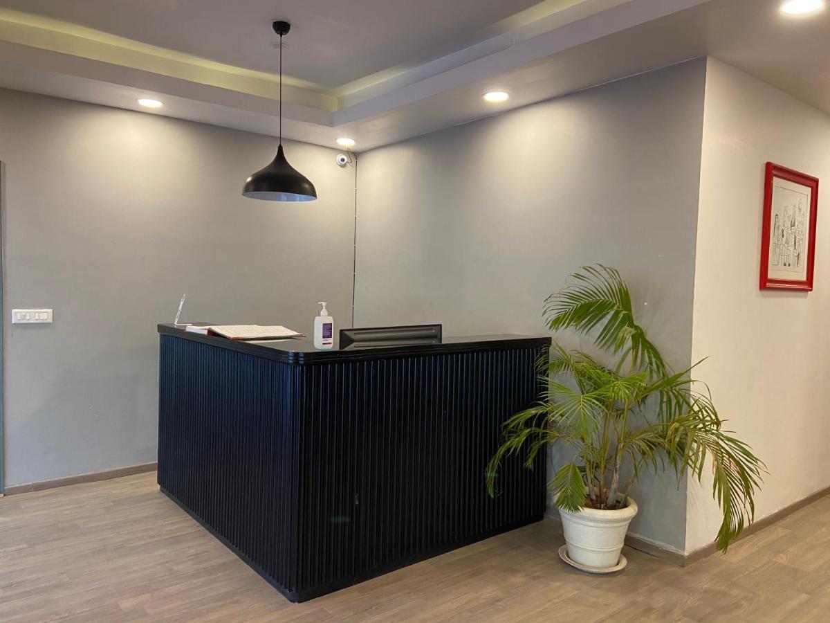 Hotel Admire Inn "Near Atal Chowk, Sector 15, Vasundhara" 가지아바드 외부 사진