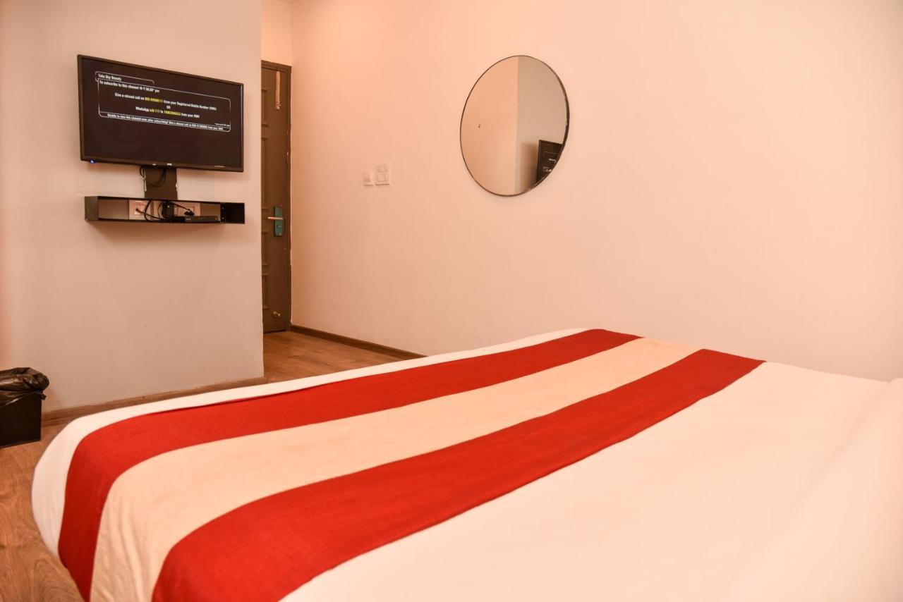 Hotel Admire Inn "Near Atal Chowk, Sector 15, Vasundhara" 가지아바드 외부 사진