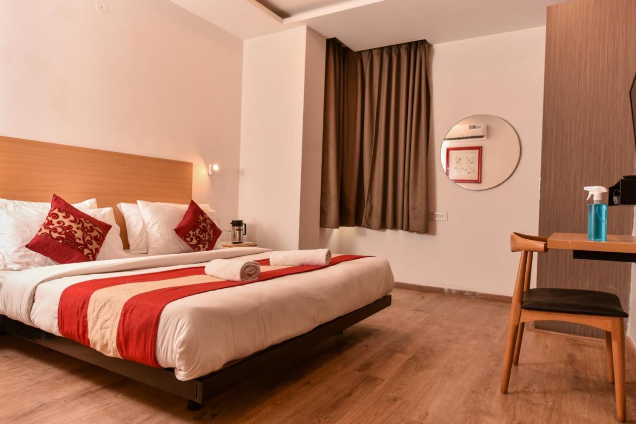 Hotel Admire Inn "Near Atal Chowk, Sector 15, Vasundhara" 가지아바드 외부 사진