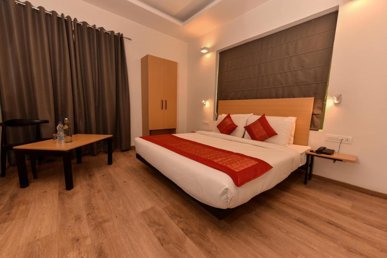 Hotel Admire Inn "Near Atal Chowk, Sector 15, Vasundhara" 가지아바드 외부 사진