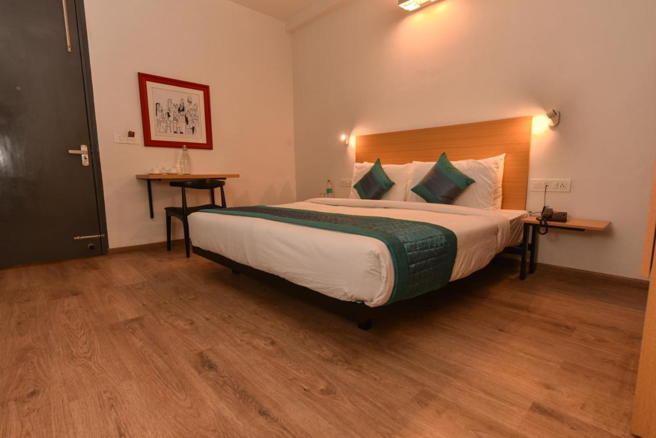 Hotel Admire Inn "Near Atal Chowk, Sector 15, Vasundhara" 가지아바드 외부 사진