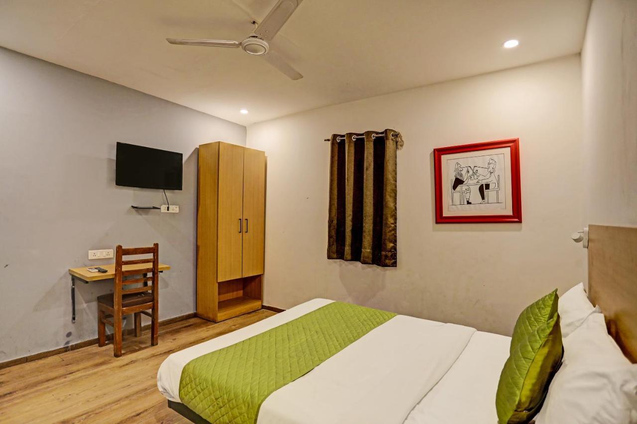 Hotel Admire Inn "Near Atal Chowk, Sector 15, Vasundhara" 가지아바드 외부 사진
