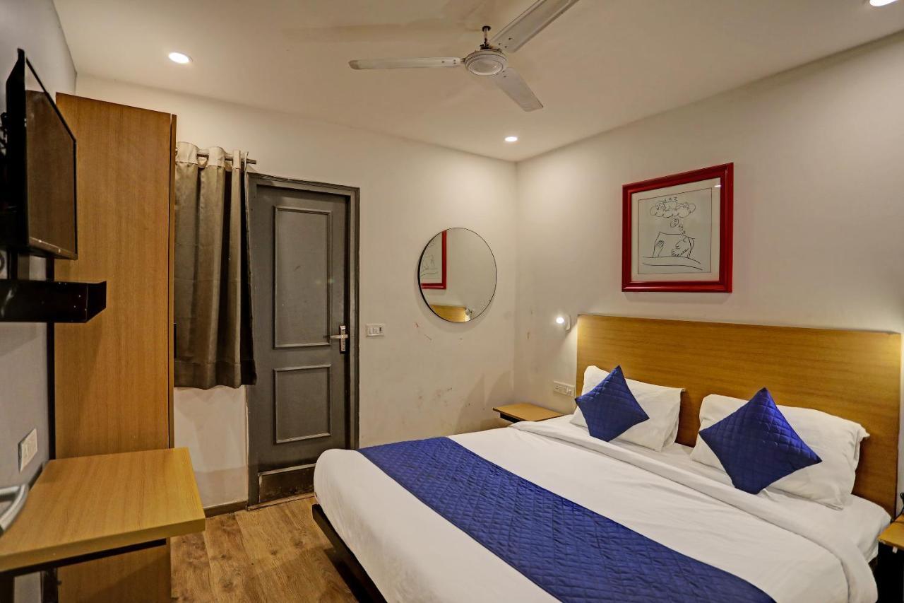 Hotel Admire Inn "Near Atal Chowk, Sector 15, Vasundhara" 가지아바드 외부 사진